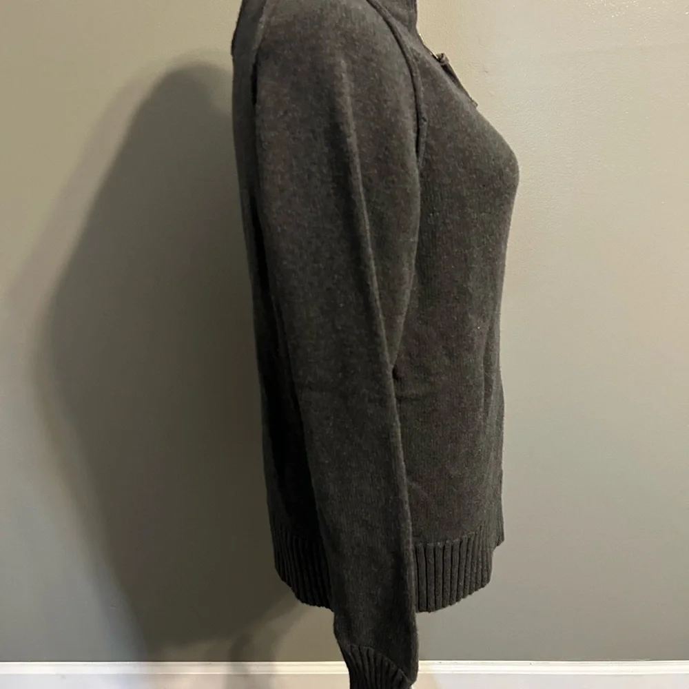 American Eagle outfitters men’s size small pull over sweater with a zip up front